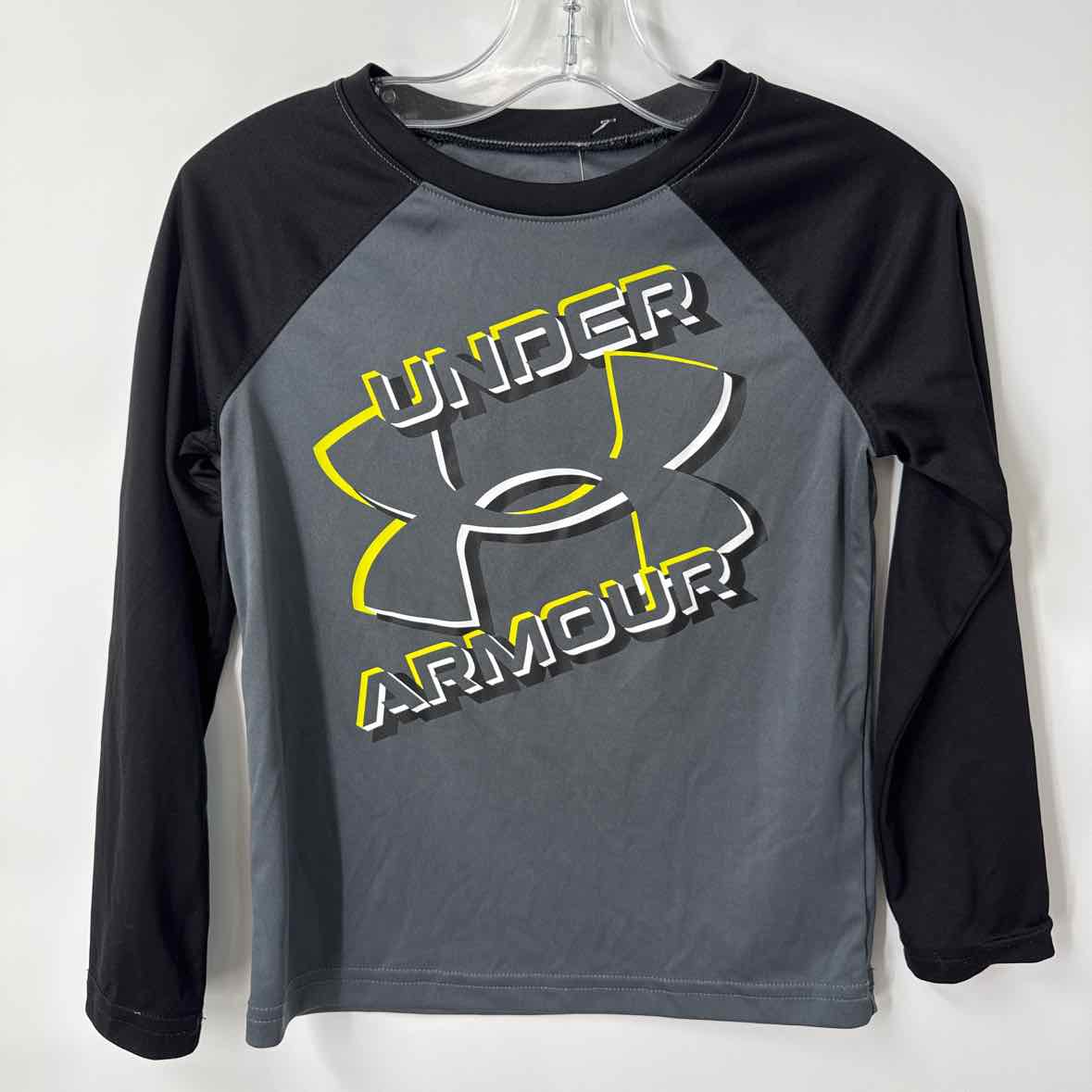 6 Under Armour Shirt