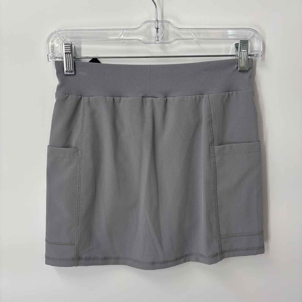 10/12 NEW Under Armour Skirt