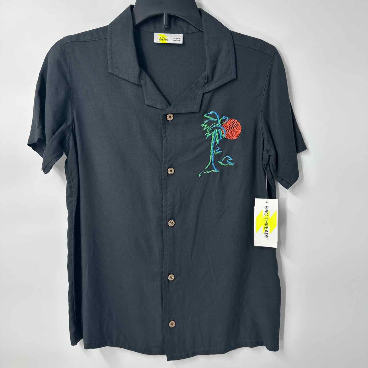 7/8 NEW EpicThreads Shirt