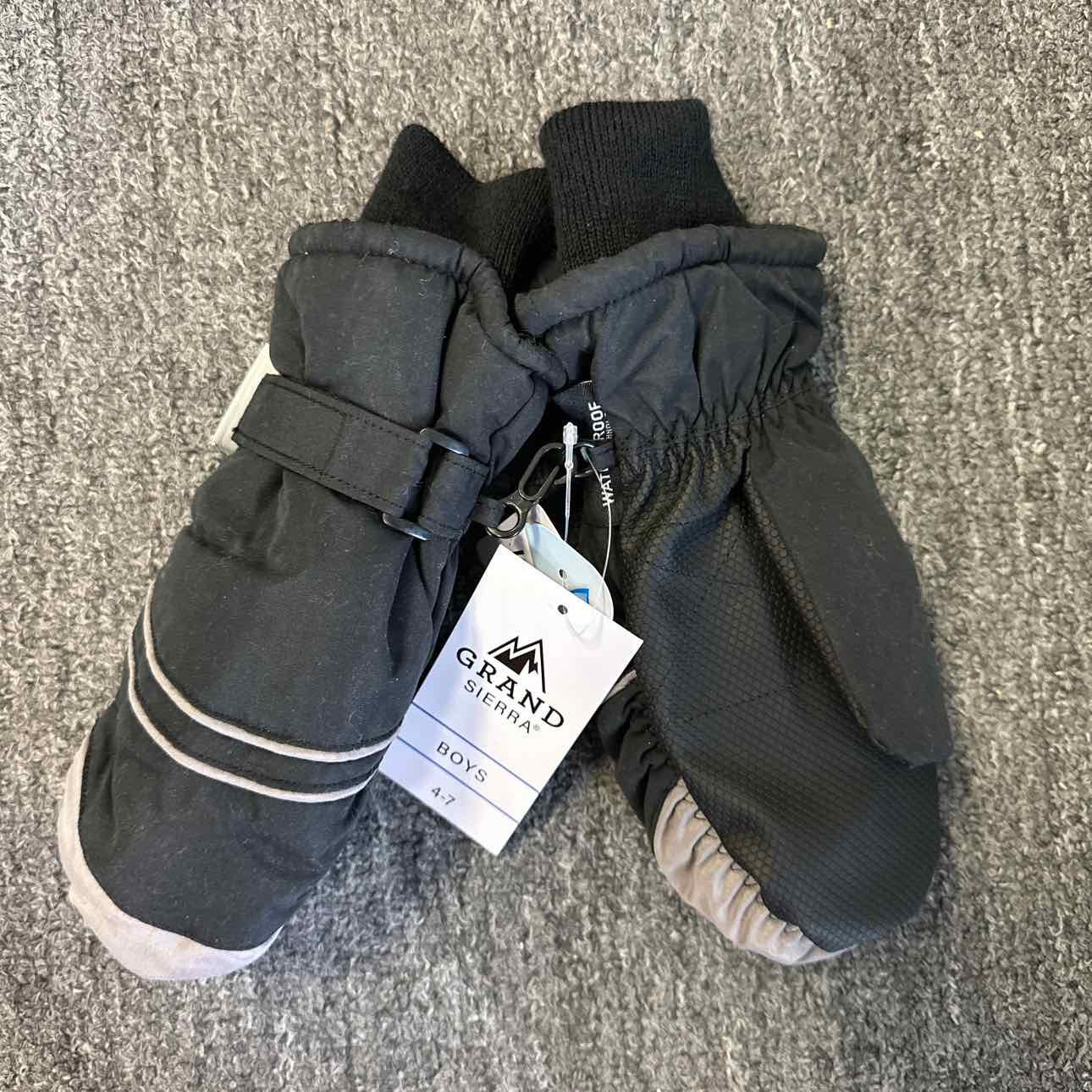 4-7 NEW Grand Sierra Winter Hats/Mittens