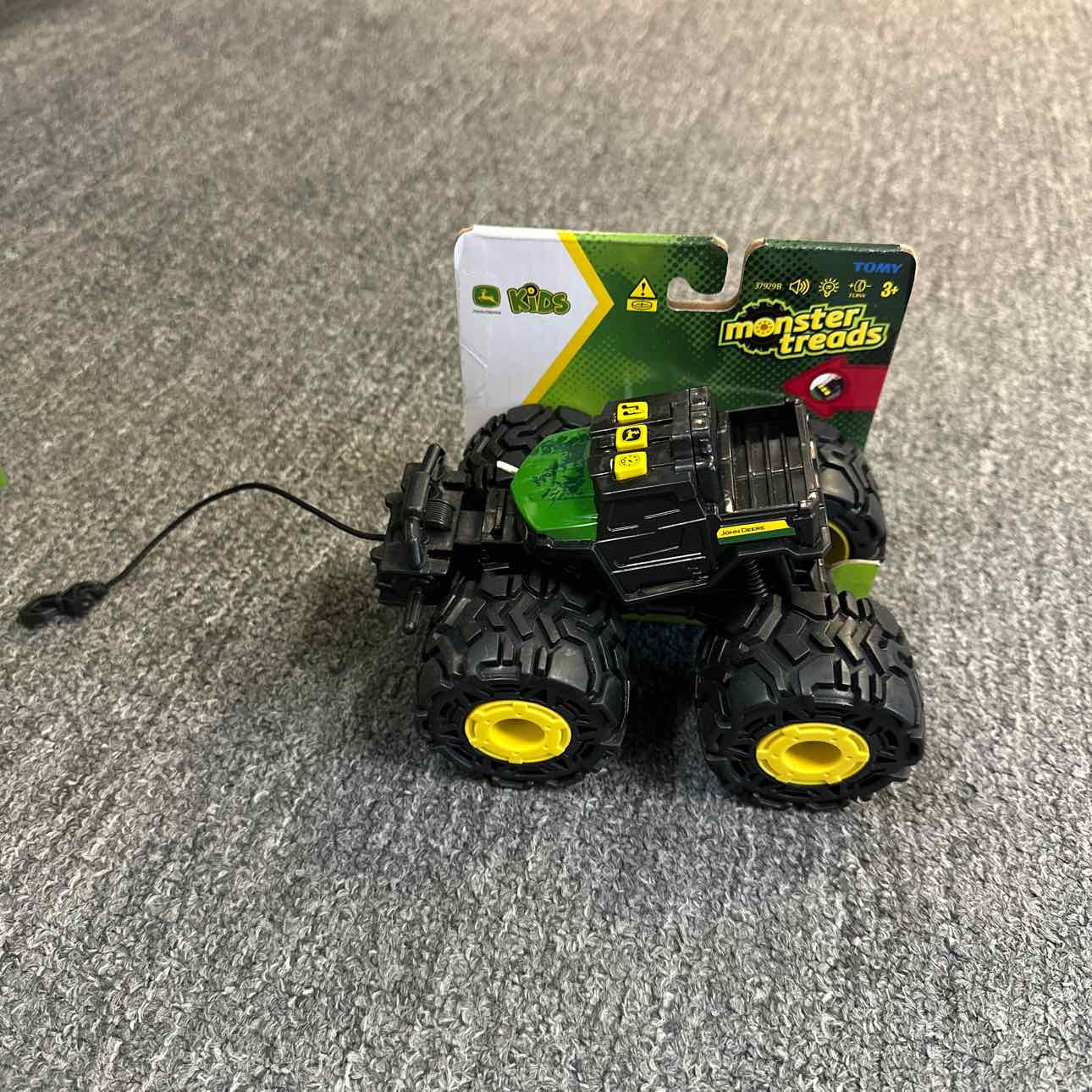 NEW John Deere Monster Threads Lights & Sounds Gat Toys