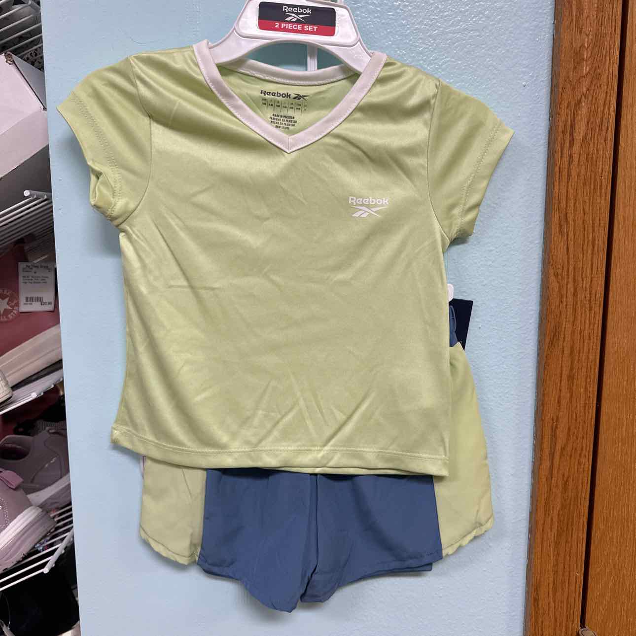 4 NEW Reebok 2pc Outfit
