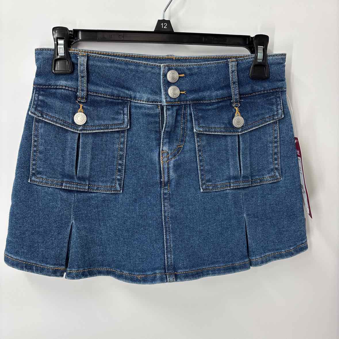 12 NEW Levis Skirt