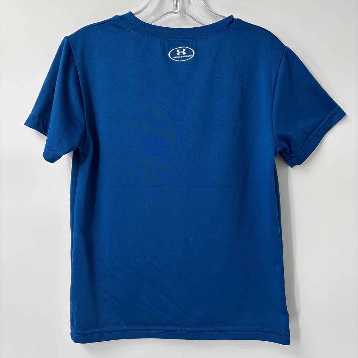 5 Under Armour Shirt