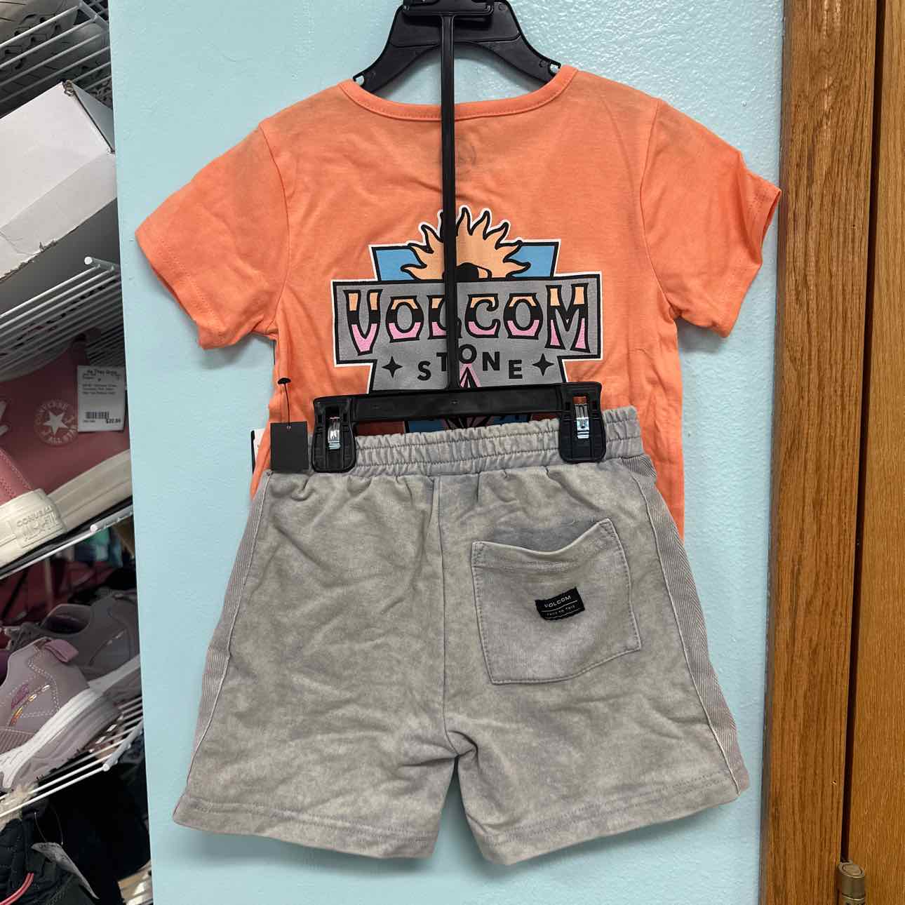 4T NEW Volcom 2 pc ensembles