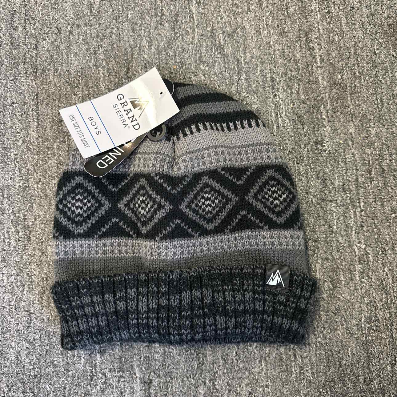 One Size NEW Grand Sierra Winter Hats/Mittens