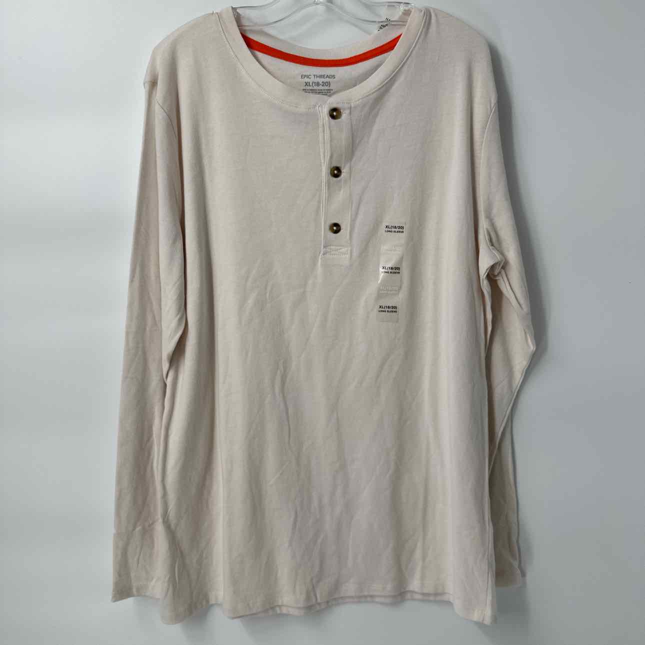 18/20 NEW EpicThreads Shirt