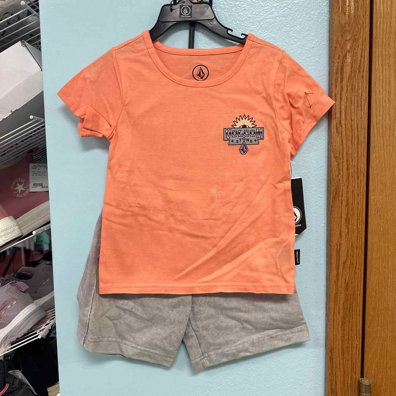 3T NEW Volcom 2 pc ensembles