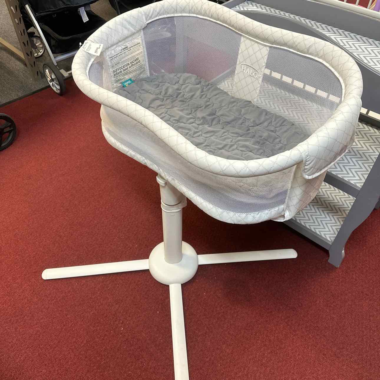 Bassinest Swivel Bassinet Halo Misc Items