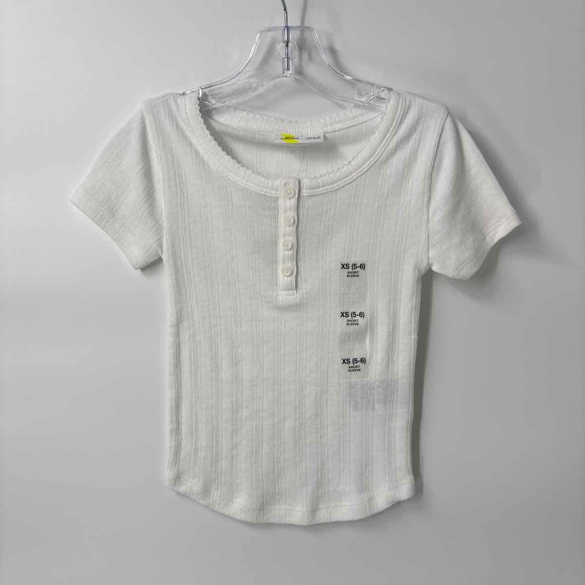 5/6 NEW EpicThreads Shirt