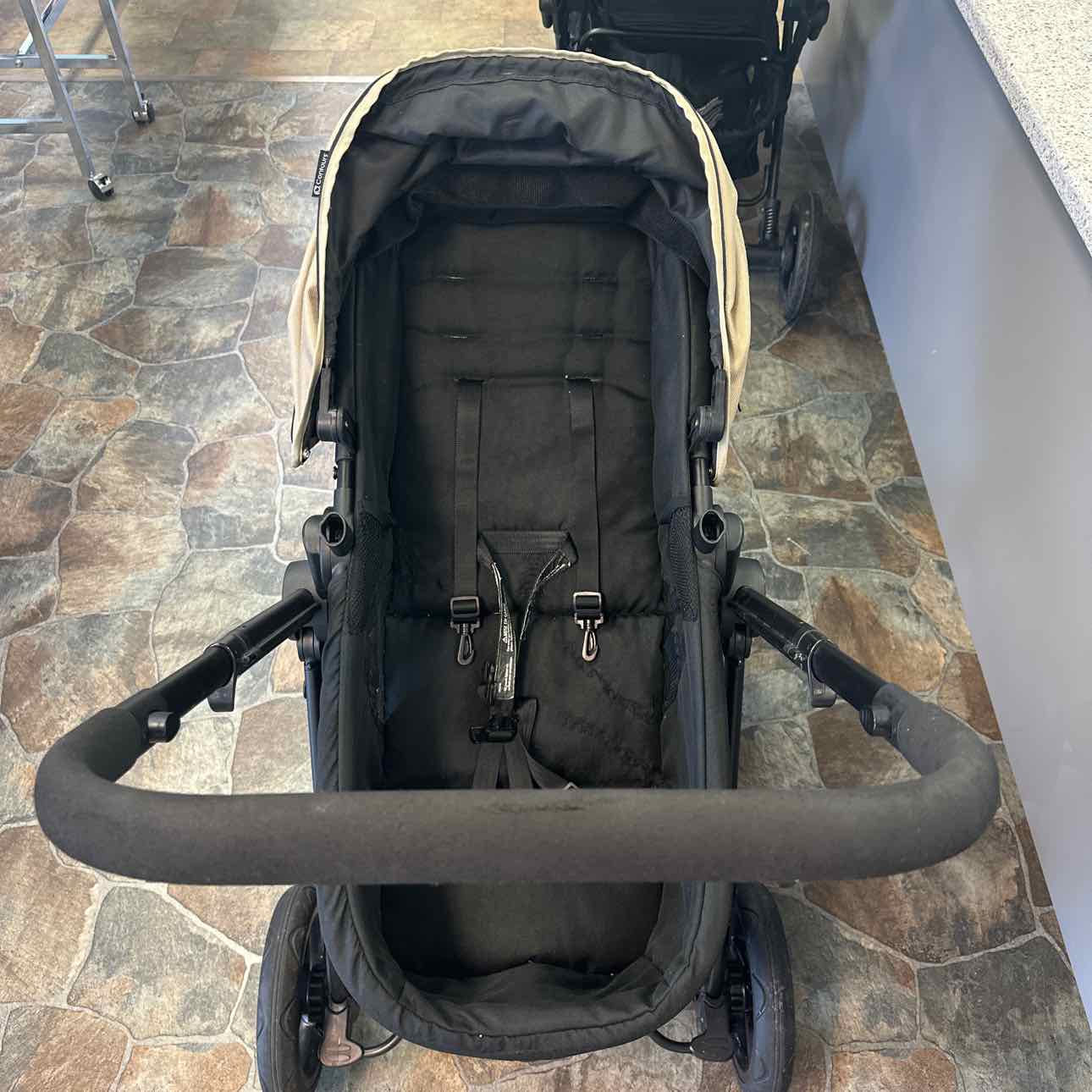 3 in 1 Reversible Bassinet Stroller Contours Misc Items