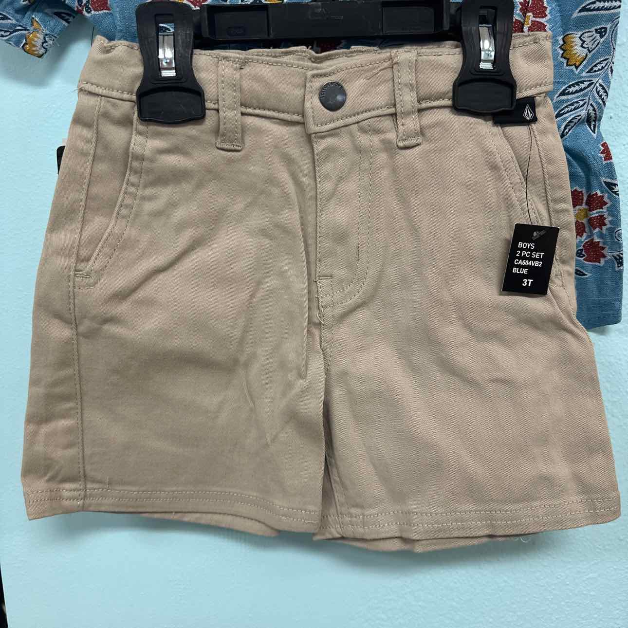 3T NEW Volcom 2 pc ensembles