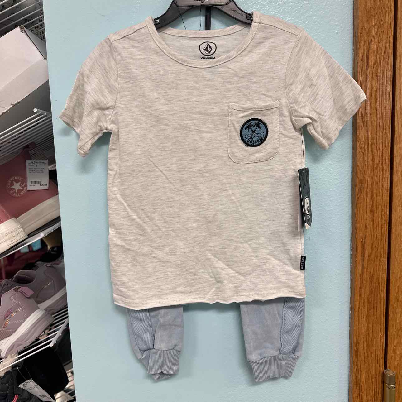 3T NEW Volcom 2 pc ensembles