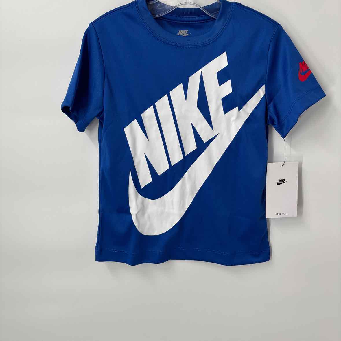 4 NEW Nike Shirt