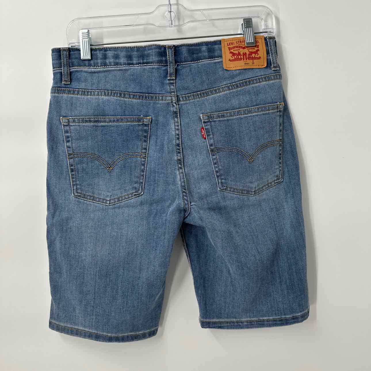 18 Levis Shorts
