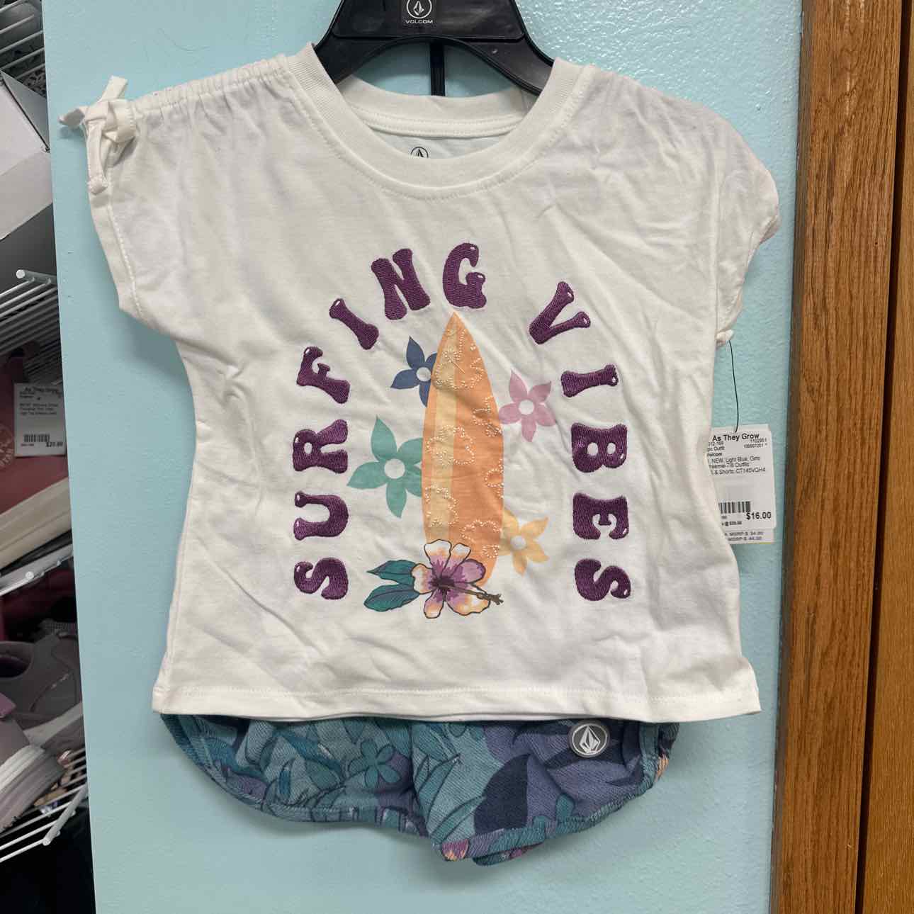 6 NEW Volcom 2pc Outfit