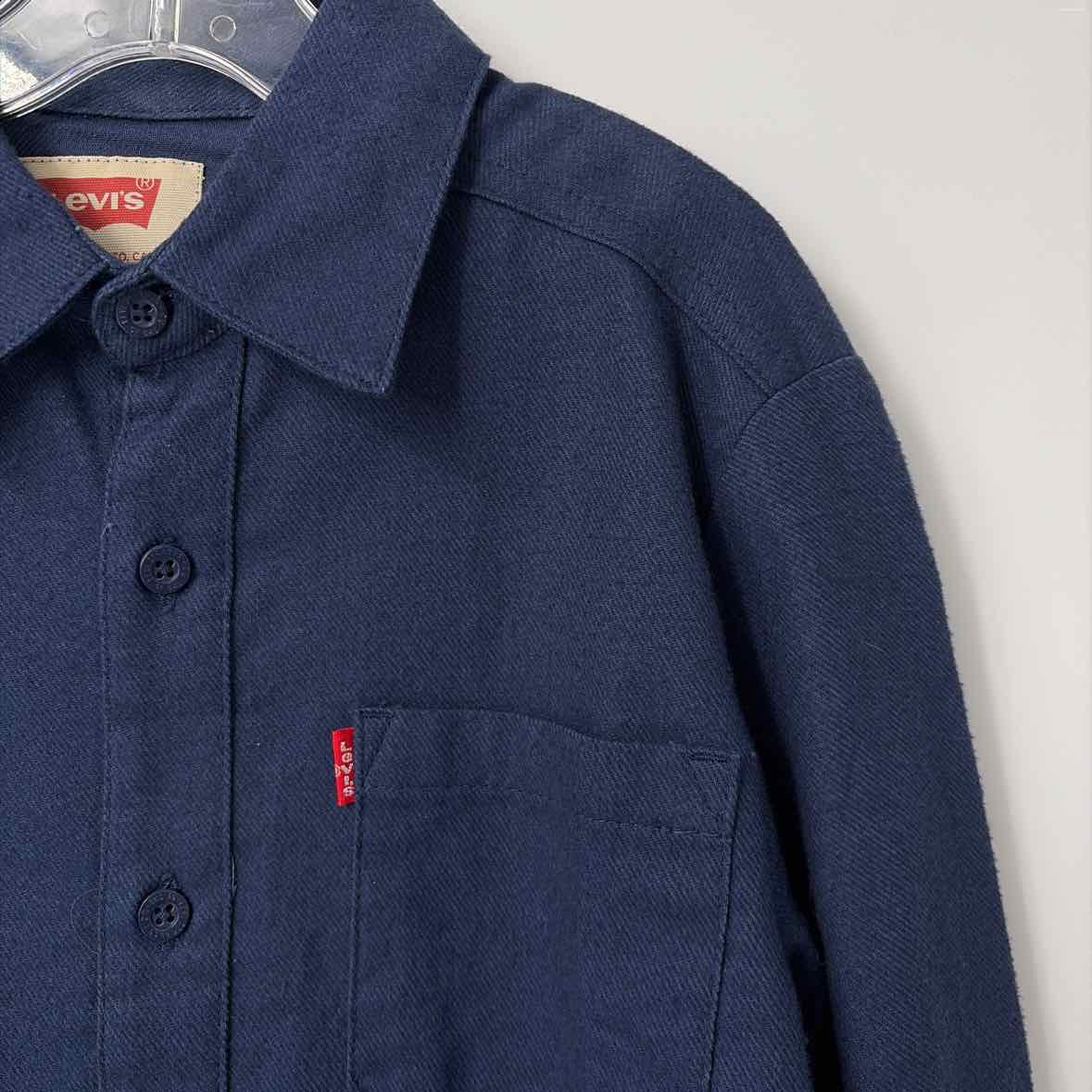 8/10 NEW Levis Shirt