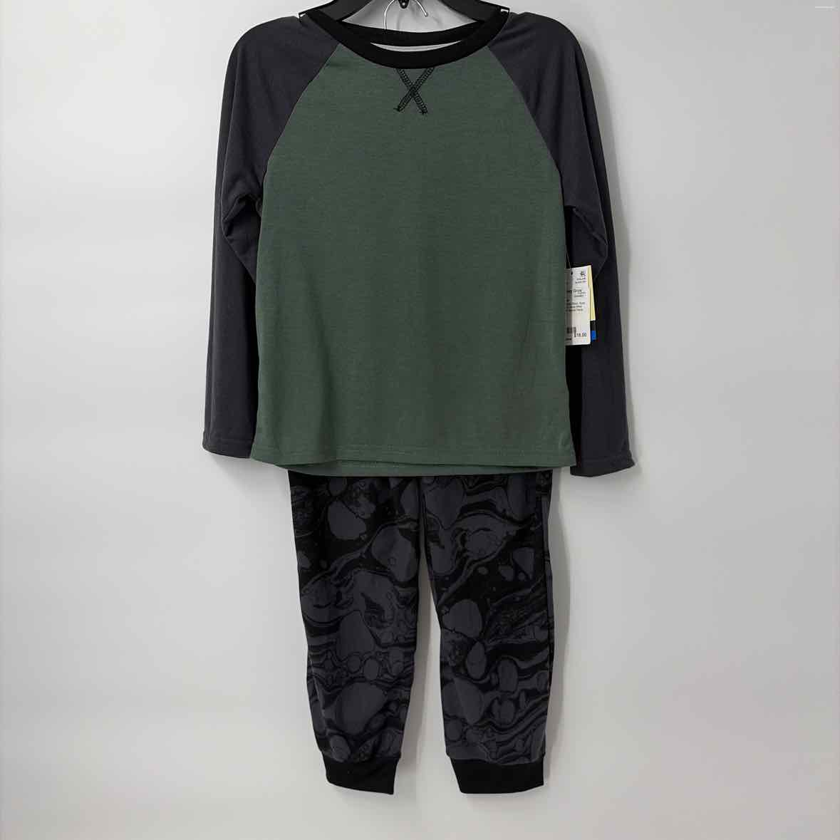 8 NEW Cuddle Duds Pajamas