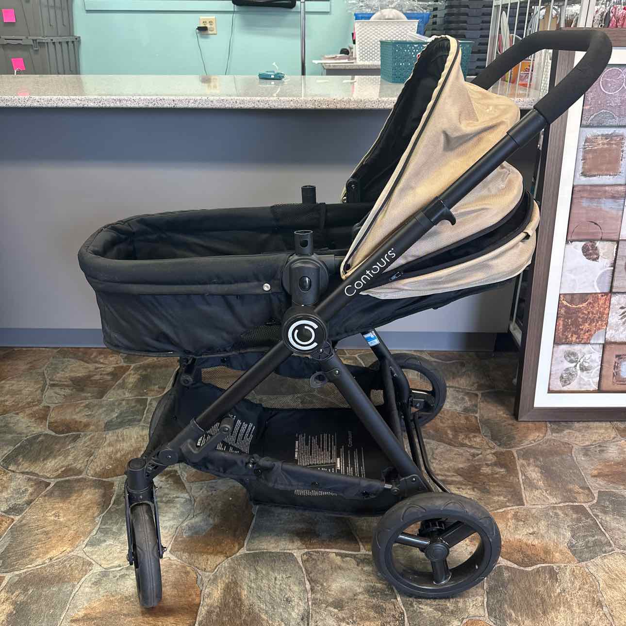 3 in 1 Reversible Bassinet Stroller Contours Misc Items
