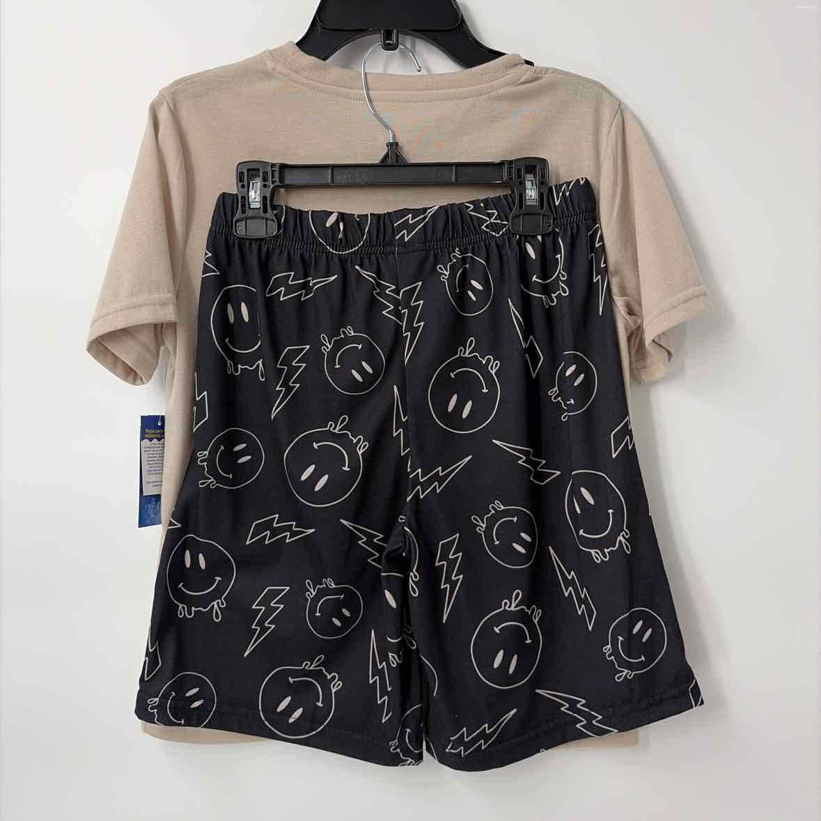 8/10 NEW MaxOlivia Pajamas