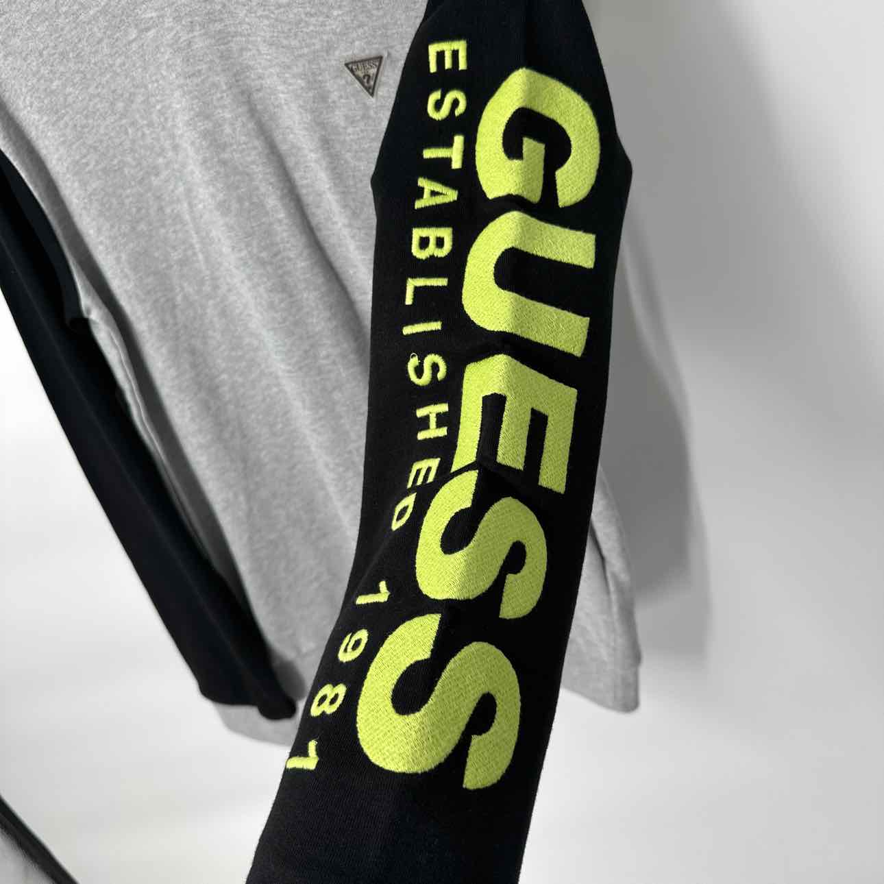 14 NEW Guess Sweatshirt