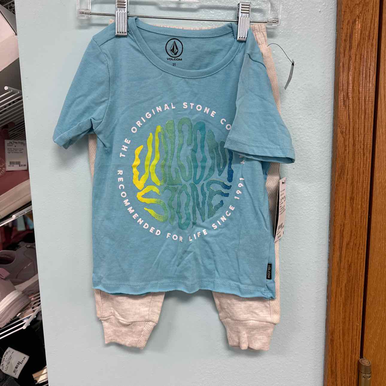 2T NEW Volcom 2 pc ensembles