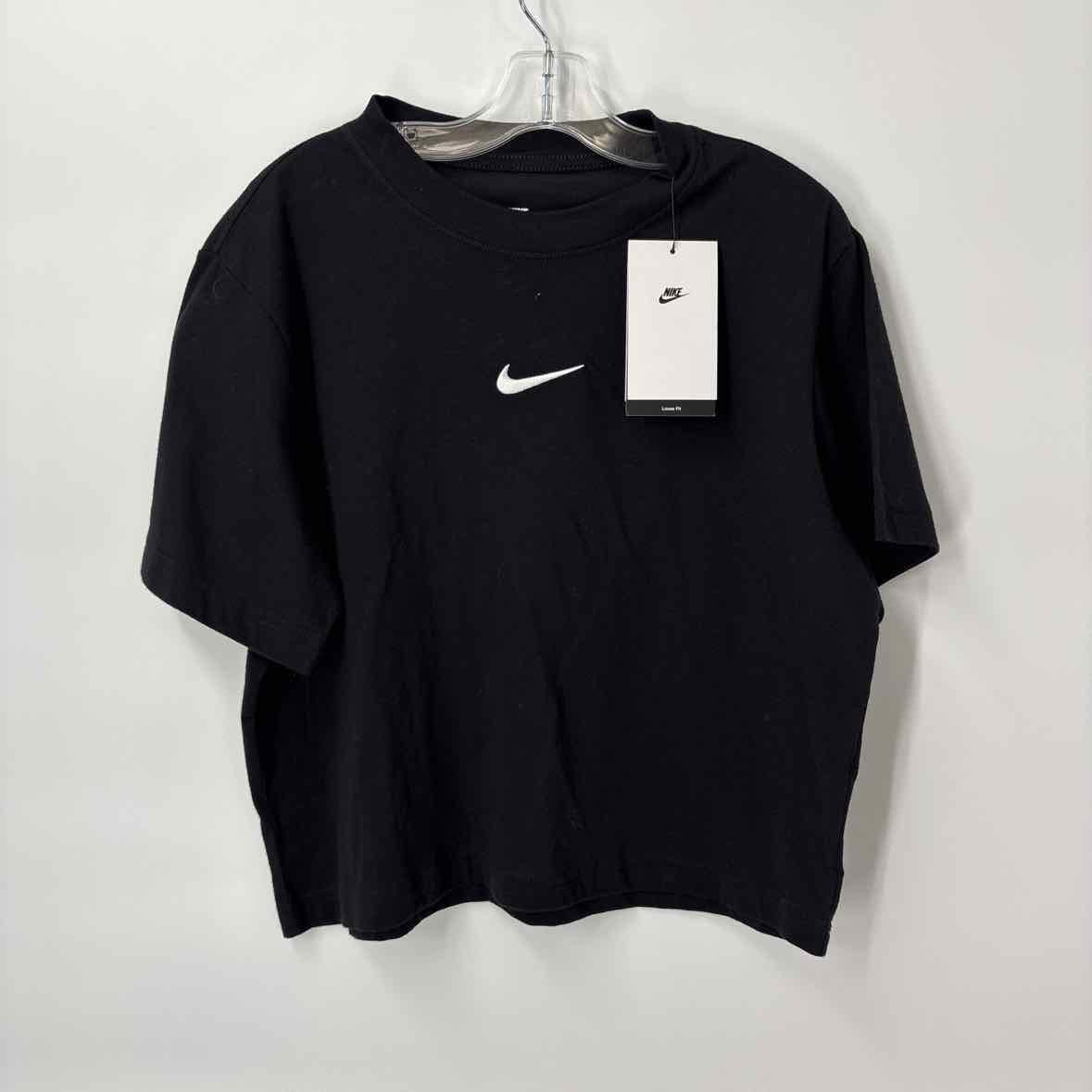 10/12 NEW Nike Shirt