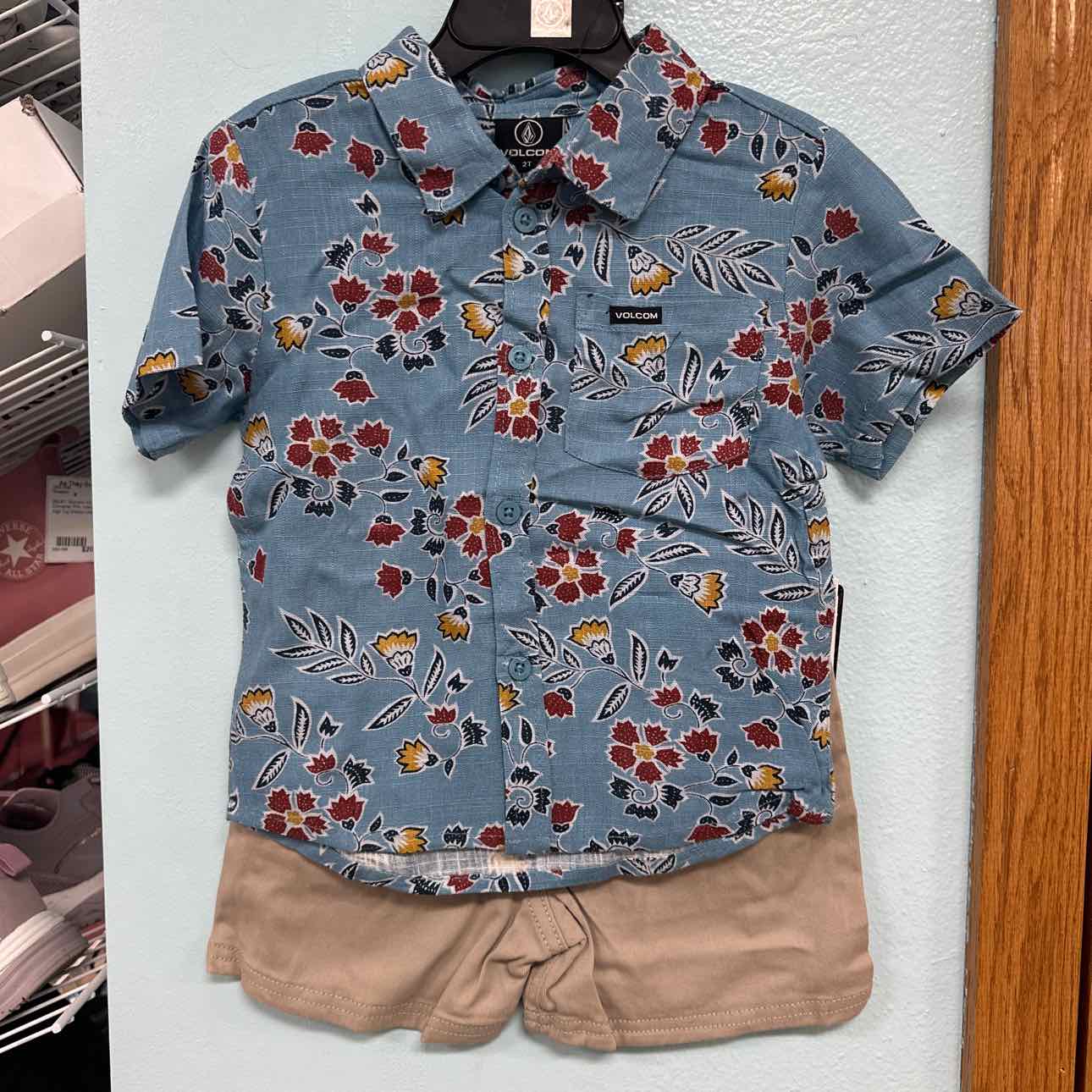 2T NEW Volcom 2 pc ensembles