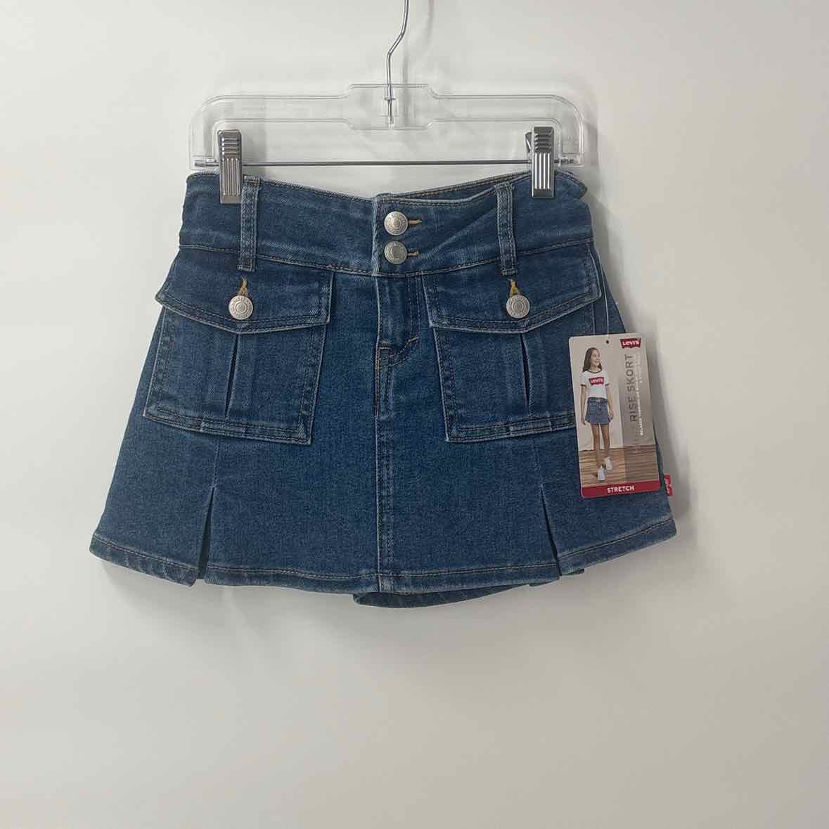 8 NEW Levis Skirt