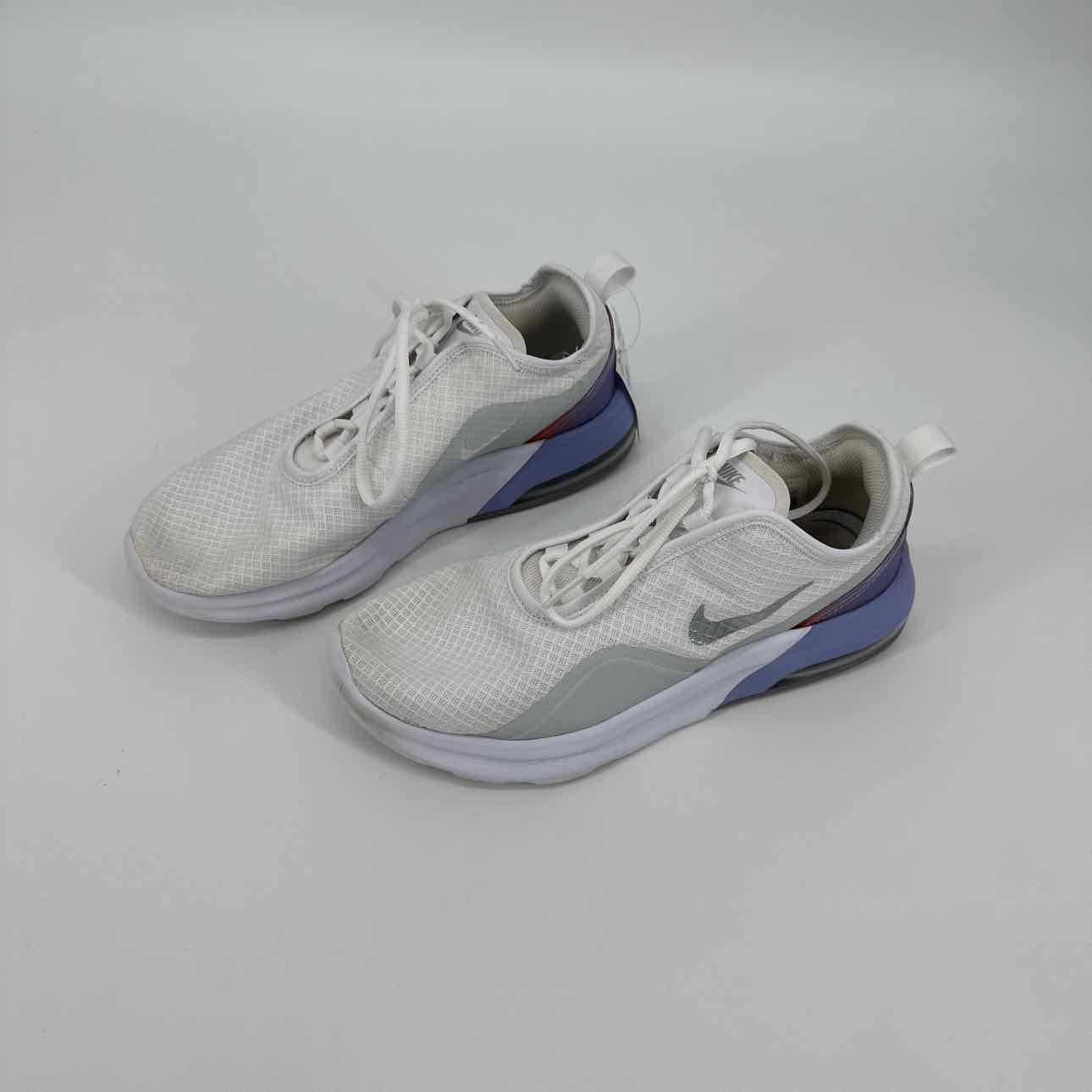 9 1/2 Nike Sneakers