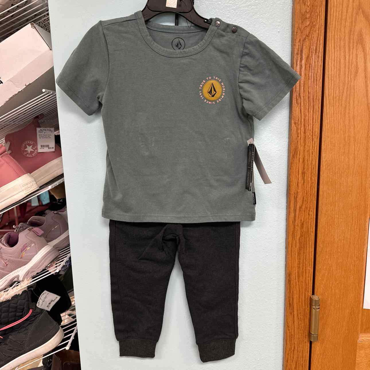24 Months NEW Volcom 2 pc ensembles