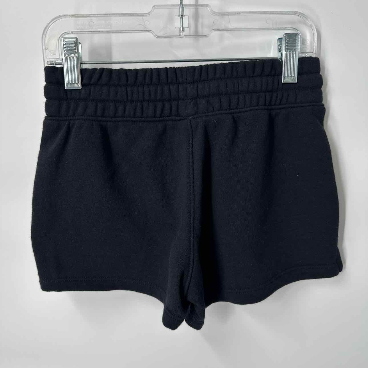 4/5 NEW Thereabouts Shorts