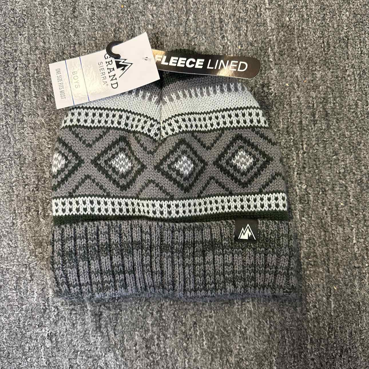 One Size NEW Grand Sierra Winter Hats/Mittens