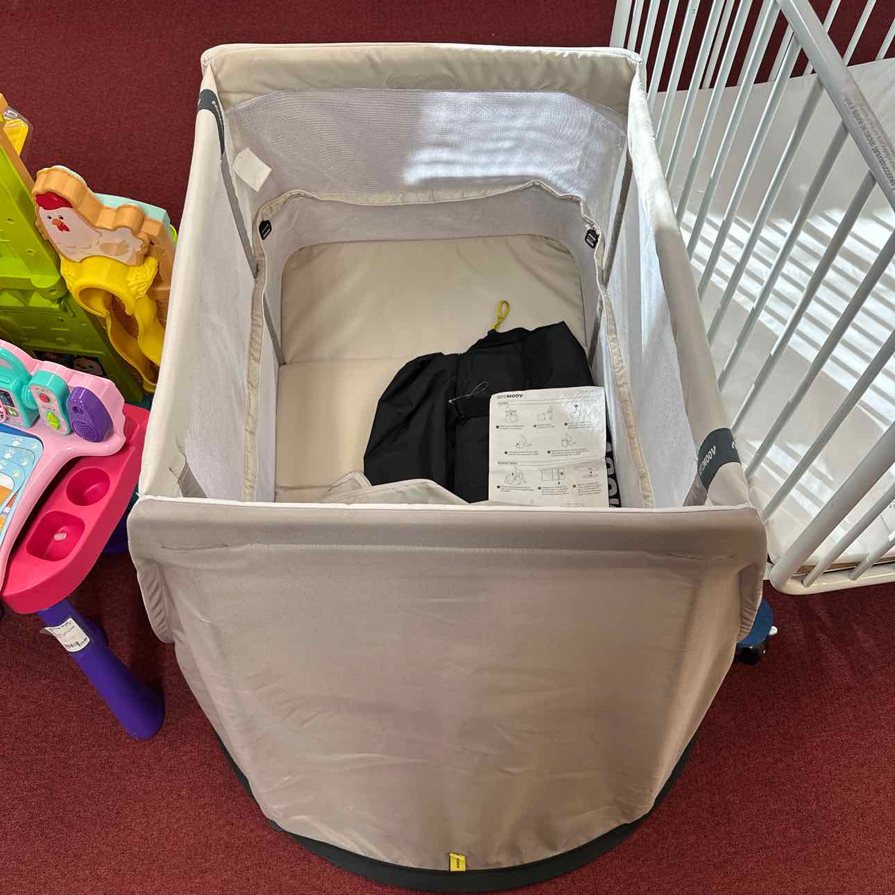Instant Travel Cot/Play Yard Aeromoov Misc Items