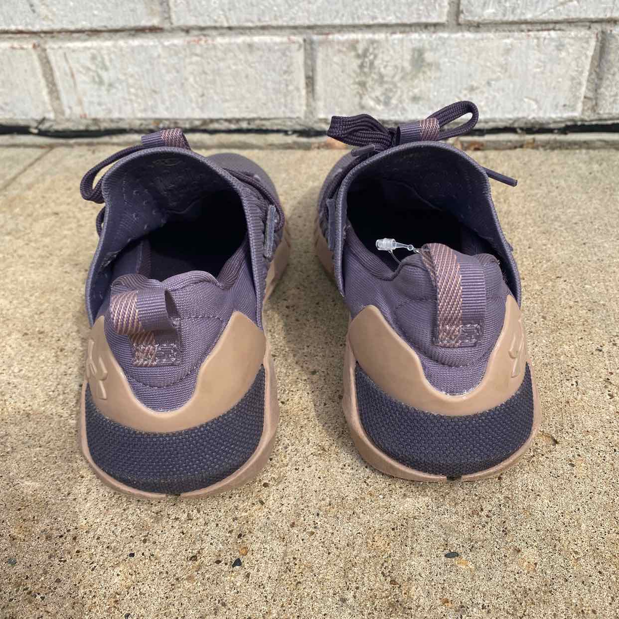 5 1/2 Under Armour Girl's Shoes