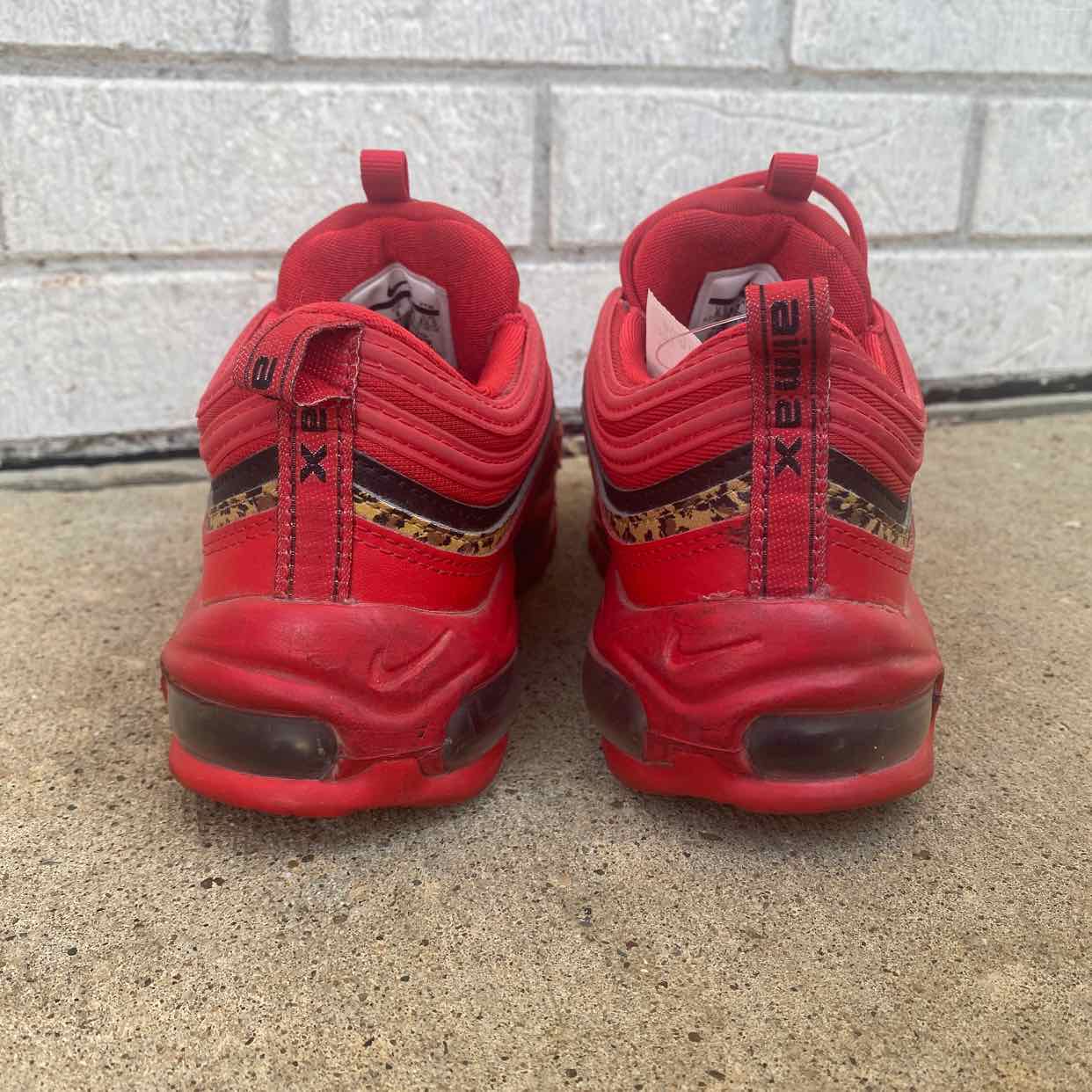 6 1/2 Nike Sneakers